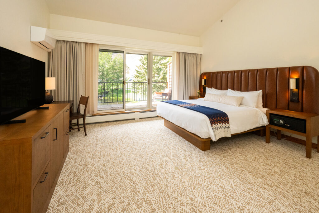 Lodge King ADA + hearing capabilities