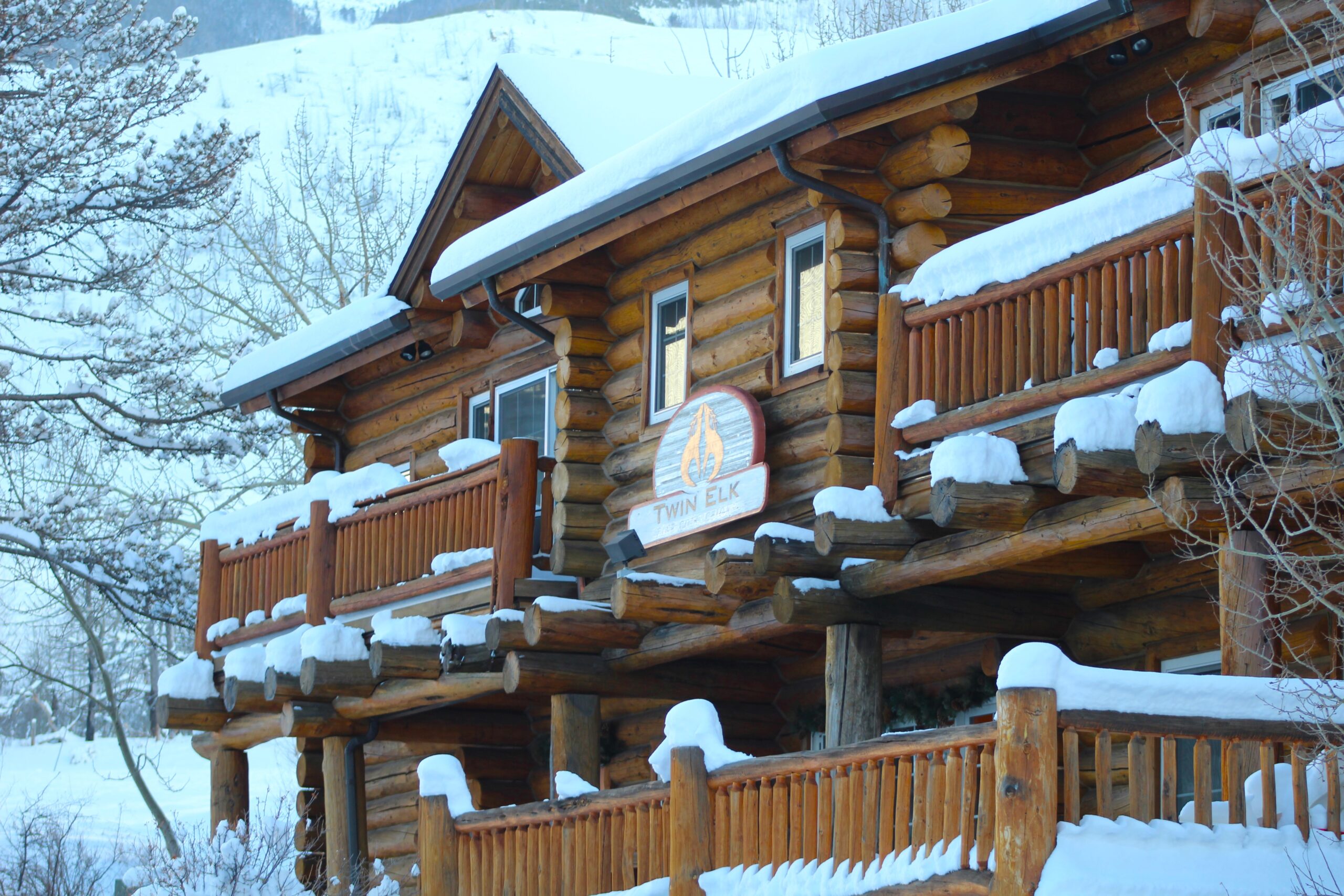 Twin Elk Lodge
